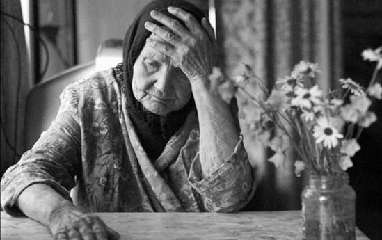 Bakıda oğul və gəlin birləşib ananı döydülər Bakıda oğul və gəlin birləşib ananı döydülər