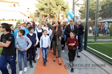 Leyla Əliyevanın təşəbbüsü ilə daha bir həyət abadlaşdırılıb - FOTO Leyla Əliyevanın təşəbbüsü ilə daha bir həyət abadlaşdırılıb - FOTO