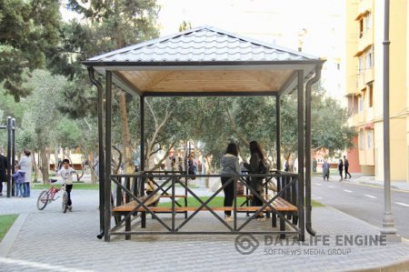 Leyla Əliyevanın təşəbbüsü ilə daha bir həyət abadlaşdırılıb - FOTO Leyla Əliyevanın təşəbbüsü ilə daha bir həyət abadlaşdırılıb - FOTO