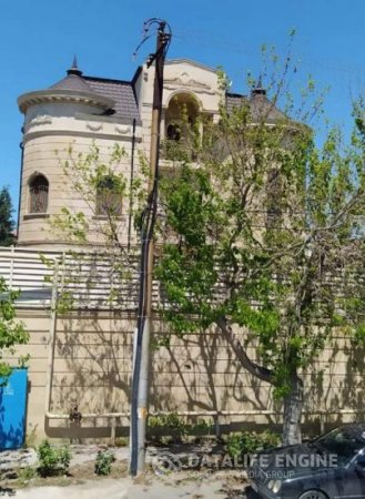 İcra başçısı bahalı avtomobillərini gizlətdi - FOTO İcra başçısı bahalı avtomobillərini gizlətdi - FOTO