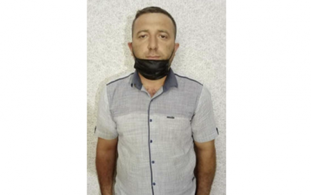 Azərbaycanda narkotik becərən DİREKTOR həbs edildi - FOTO Azərbaycanda narkotik becərən DİREKTOR həbs edildi - FOTO