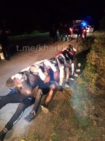 Avtobusa silahlı basqın və sərnişinin döyülməsi barədə şok görüntülər yayılıb - FOTO/VİDEO Avtobusa silahlı basqın və sərnişinin döyülməsi barədə şok görüntülər yayılıb - FOTO/VİDEO