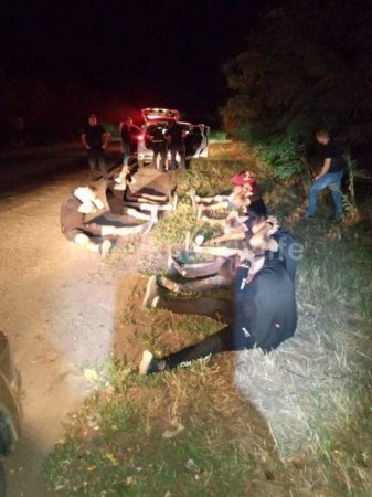 Avtobusa silahlı basqın və sərnişinin döyülməsi barədə şok görüntülər yayılıb - FOTO/VİDEO Avtobusa silahlı basqın və sərnişinin döyülməsi barədə şok görüntülər yayılıb - FOTO/VİDEO