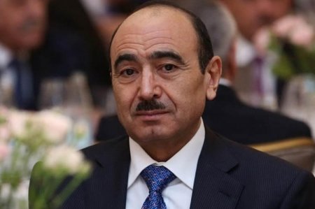 Əli Həsənov: "Mən Bakıdayam, amma həbs olunmamışam"