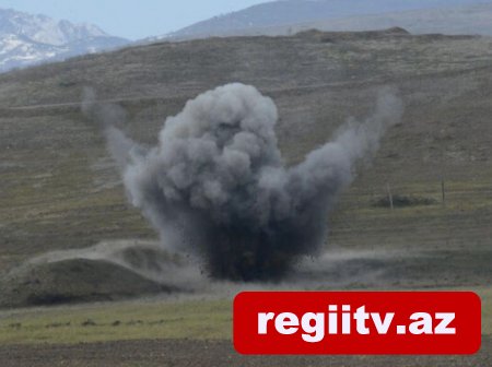 Füzulidə traktor minaya düşdü